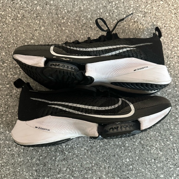 Nike Air Zoom Tempo Next% - Black & White Running Shoe - C19924-003 - Ladies 10 - Picture 5 of 7